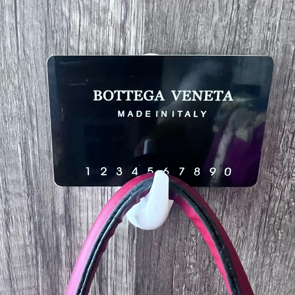 Bottega Veneta Tote Elegant Red Woven Tote Bag Full Zip - Picture 8 of 15